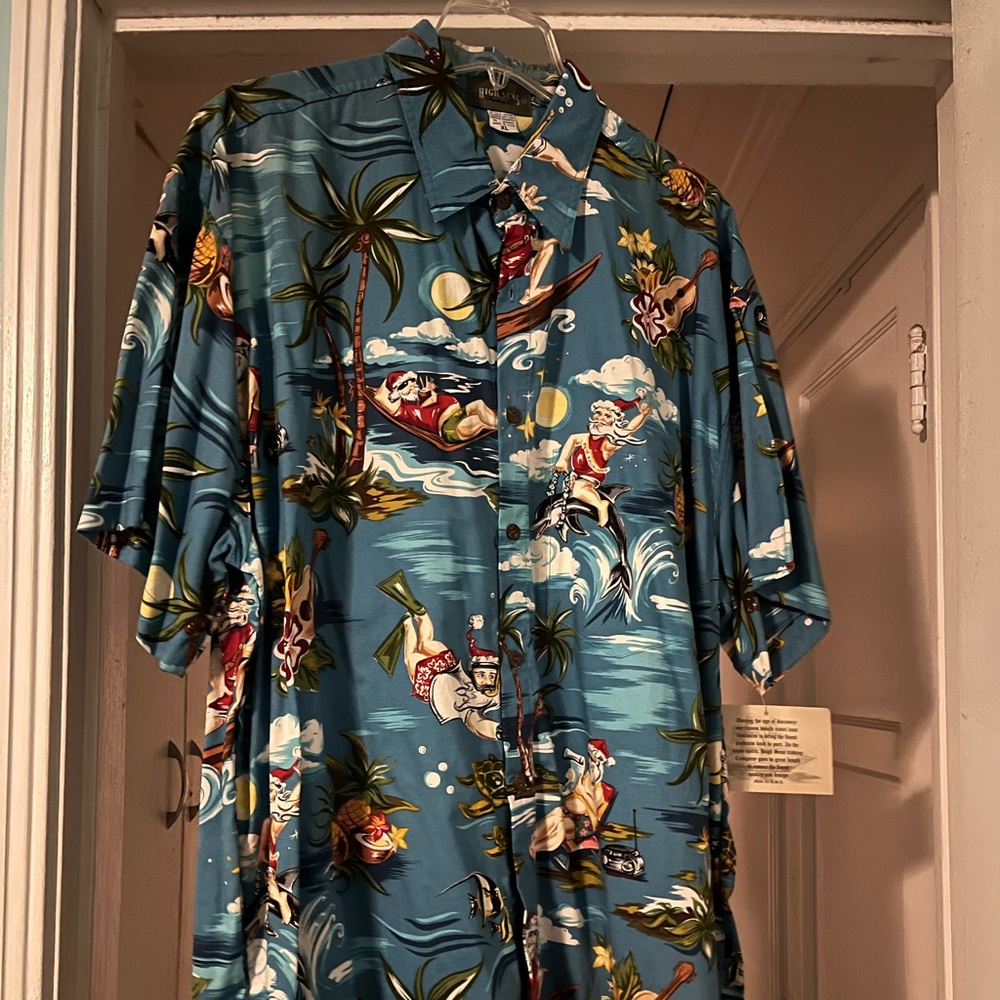 Great Christmas Hawaiian shirt! Size XL. Perfect gift!